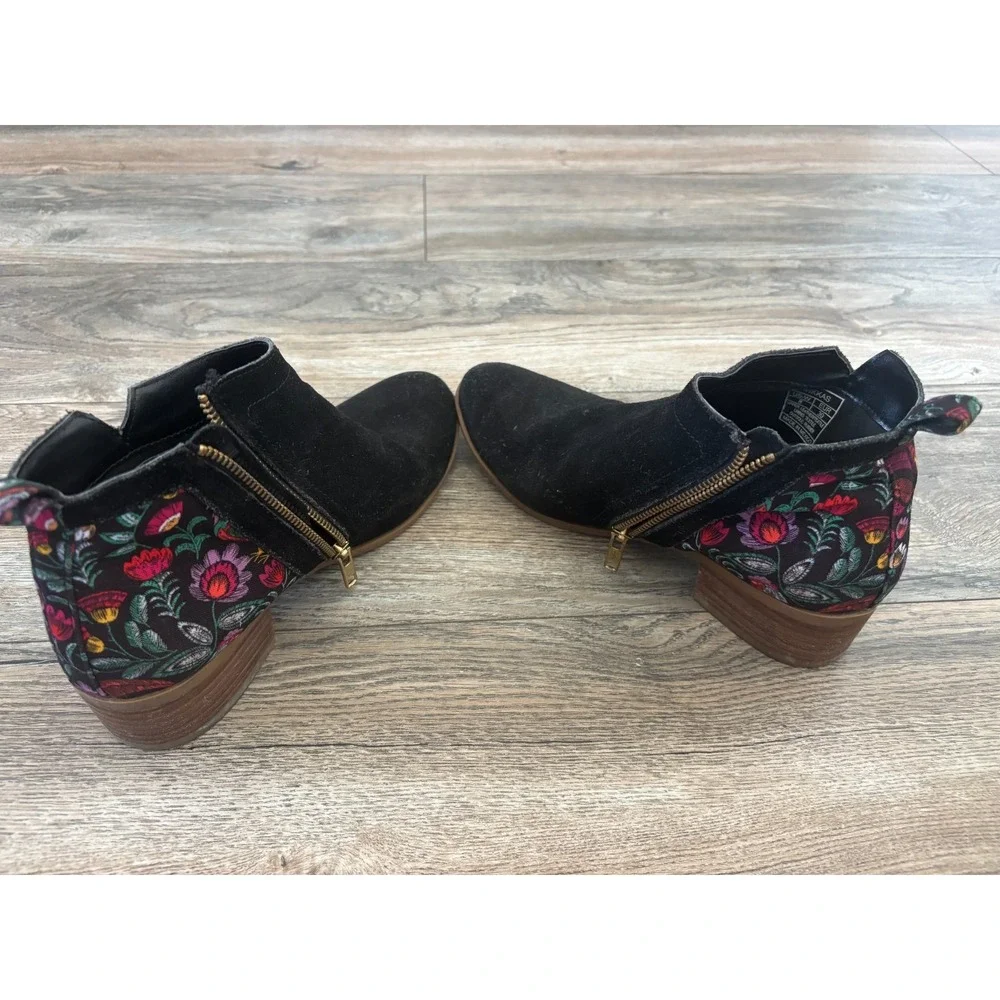 Inkkas Rooster Bootie 8 Black Suede Floral Embroidery Boho Festival Cottagecore